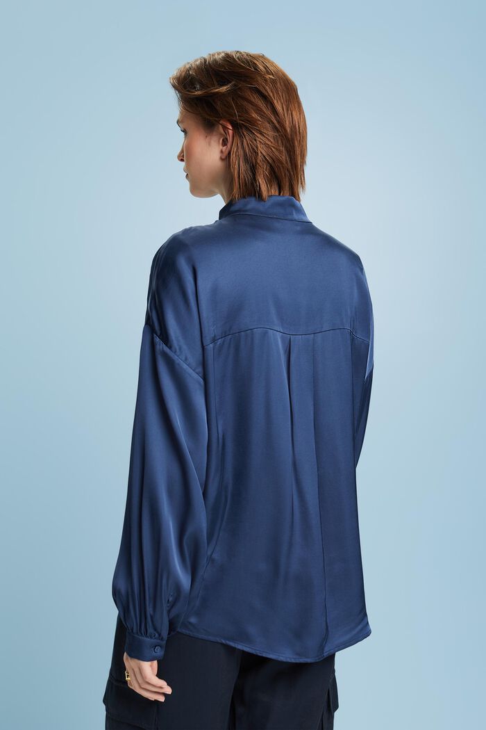 正面擊扣緞面女裝恤衫, 灰藍色, detail image number 4