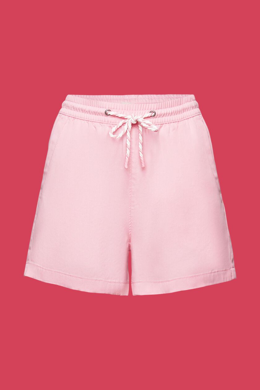 Pull-on shorts with drawstring waist